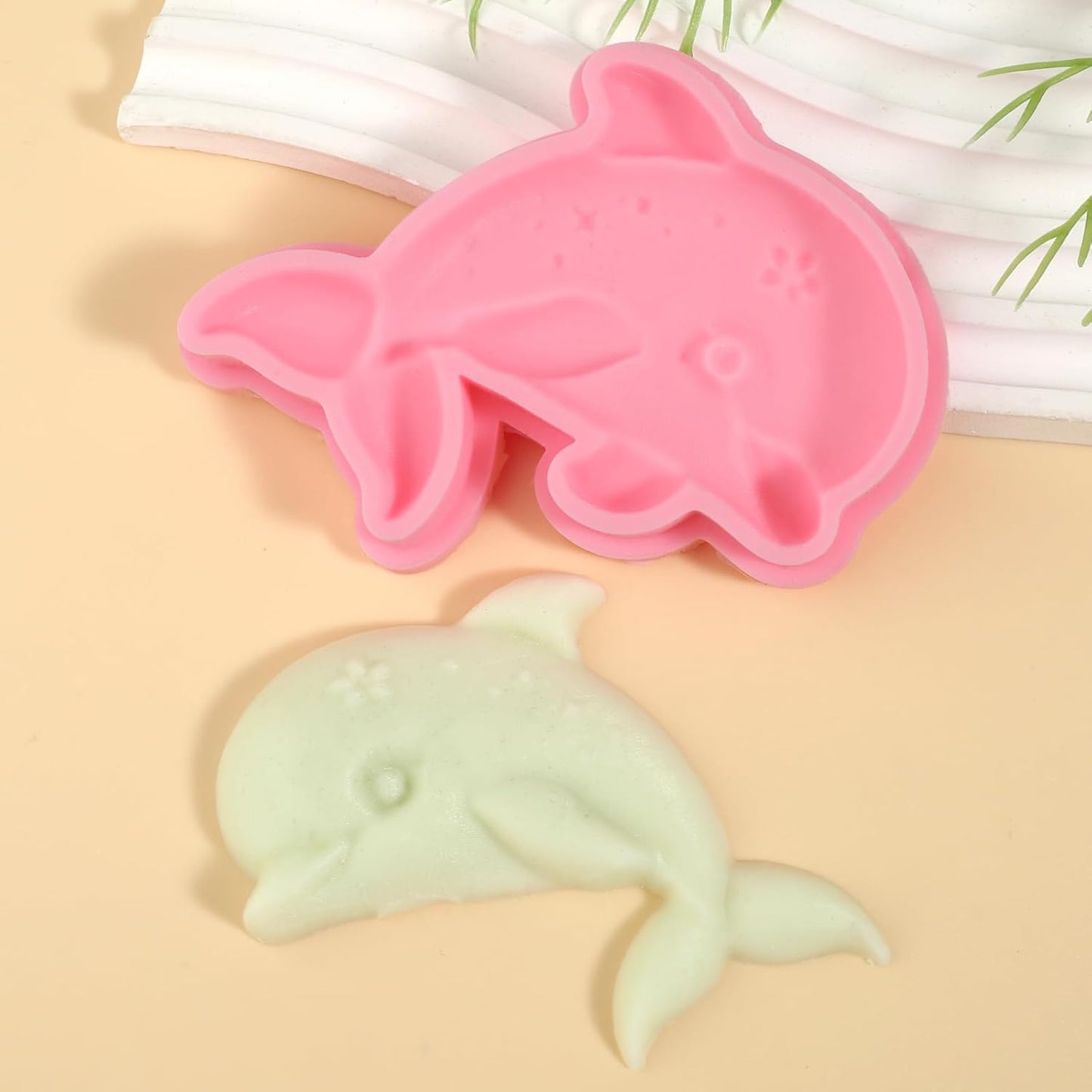 1 Pcs Dolphin Chocolate Silicone Mold, Cute Marine Animal Cake Decoration Fondant Mold, Suitable for Baking Biscuits, Candies, Dough Jelly, Resin Crafts, Clay Plaster Modeling