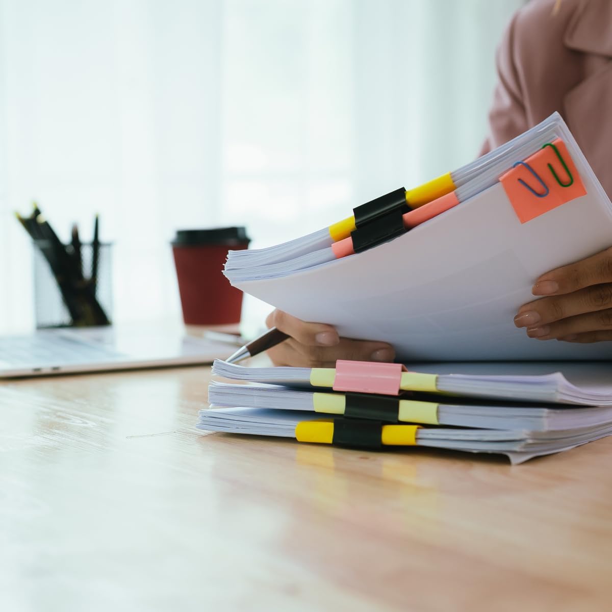 100 PCS Mini Binder Clips, 3/4 inch 19mm Binder Clips, Black Paper Clamps Small Size for Office, Home, School, Document Organizing (0.74 inch)