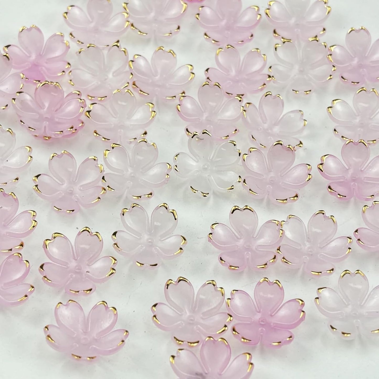 100pcs Acrylic Flower Beads, 19mm Cherry Blossom Plastic Gradient Flower Spacer Beads for DIY Crafts Bracelet Necklace Earrings Jewelry Making(Light Pink)