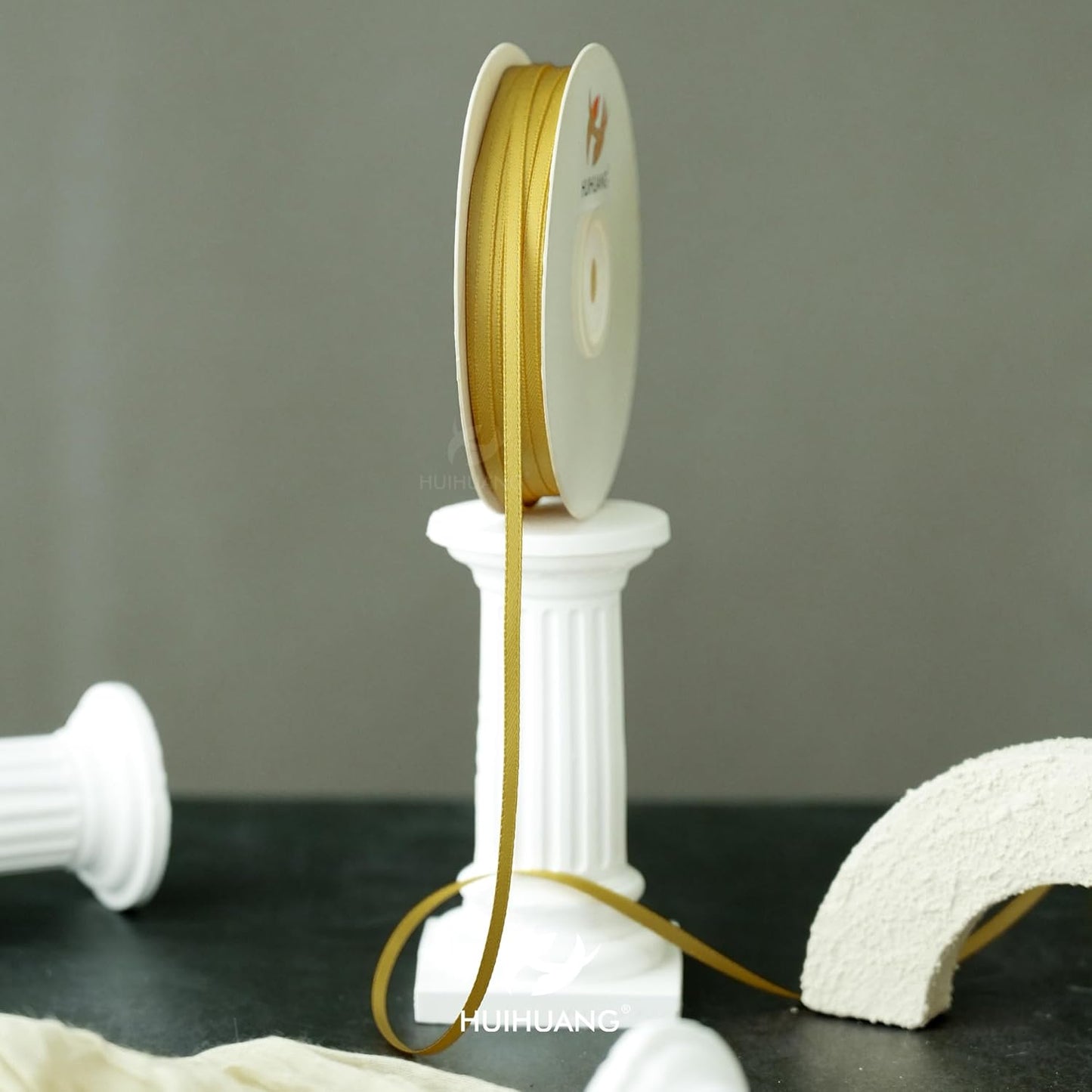 HUIHUANG Thin Gold Ribbon 1/8 inch Solid Color Satin Ribbon Continuous 100 Yards Double Faced Small Cloth Ribbon for Crafts Gift Wrapping DIY Bows Bouquet Gift Tag Christmas Ornaments