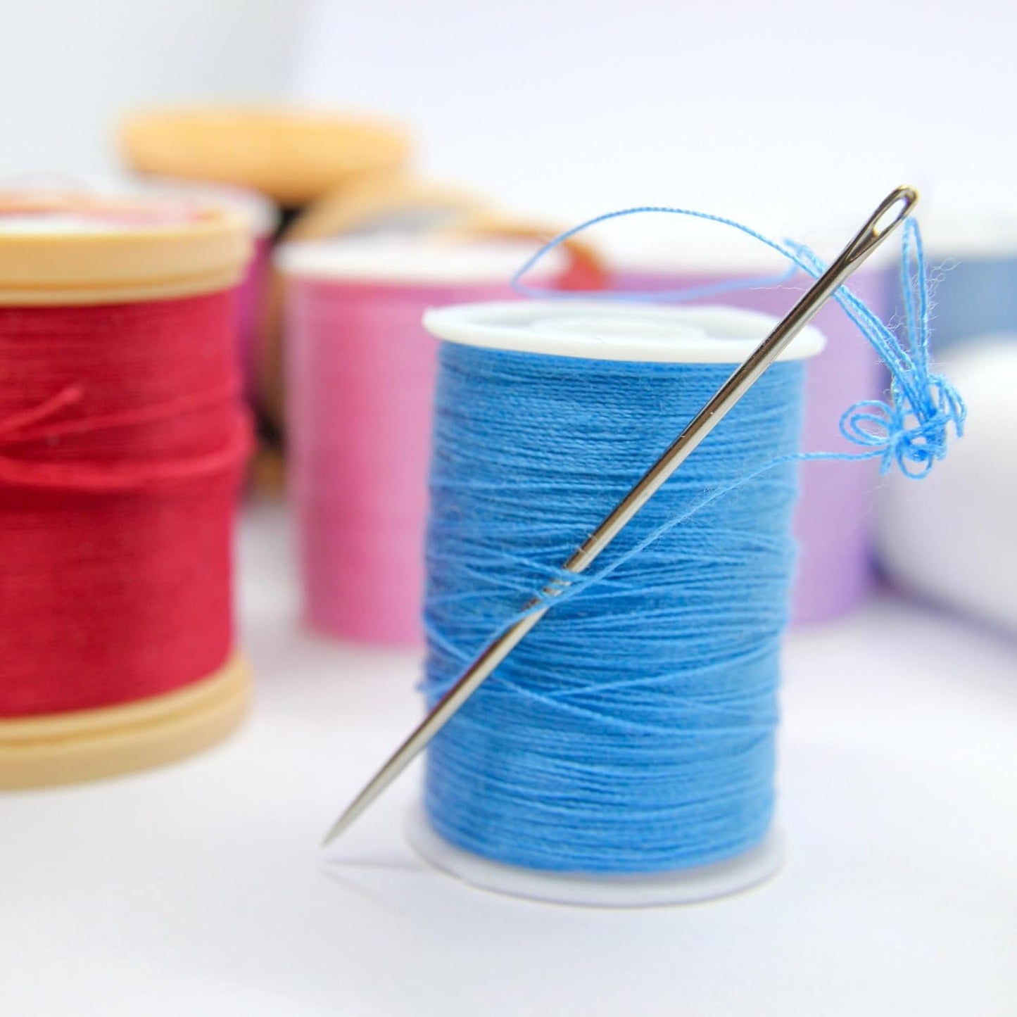 10 Colors Serger Sewing Thread and Tape Measure - 10 Cones Threads of 500 Yards Each Spool | Sewing Clips Quilting Materials Heavy-Duty Sewing Machine Threads and Tape Measure | Lace,Ribbon Yarn