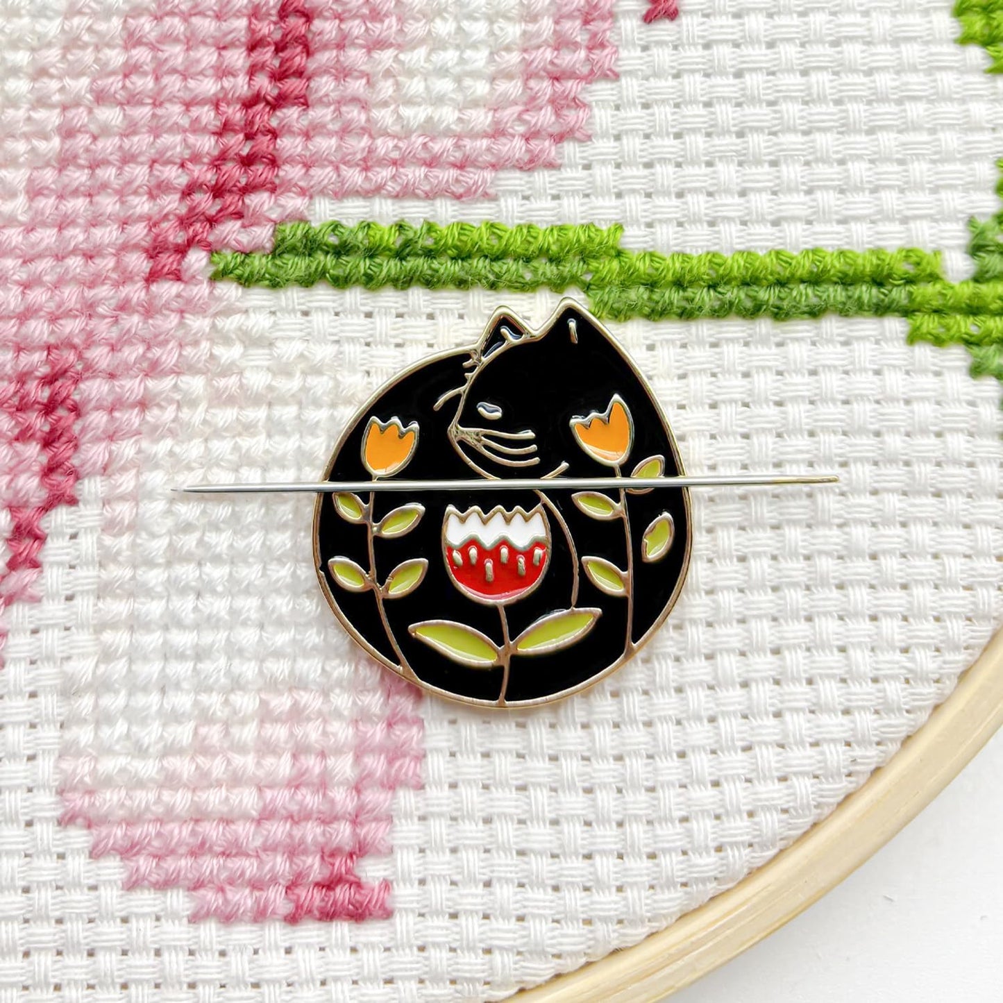 Hydrangea Magnetic Needle Minder for Cross Stitch – Strong Needlepoint Holder, Embroidery Sewing Magnet – Secure & Decorative Needle Minders for Stitching & Crafting (Floral Cat)