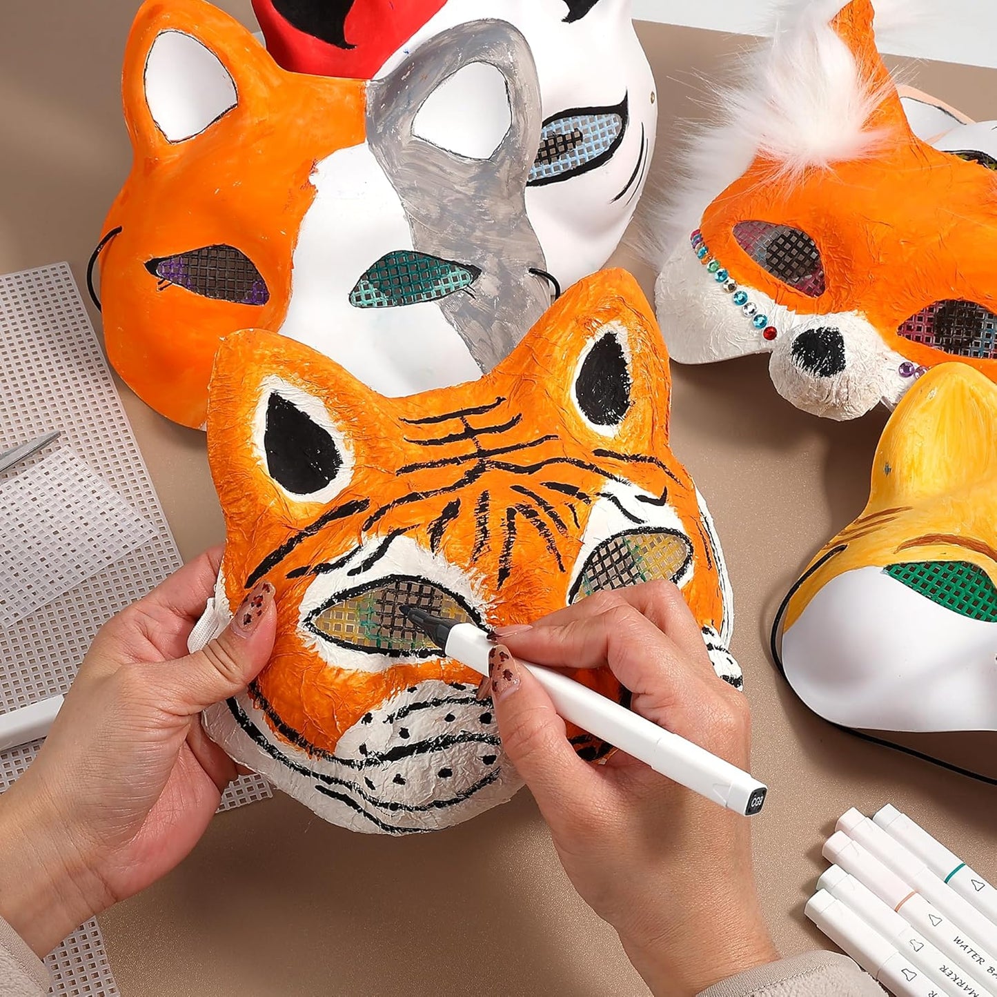 Pllieay 5 Pieces 7 Count Plastic Mesh Canvas Sheets, Eye Mesh for Embroidery, Acrylic Yarn Crafting, Knit and Crochet Projects, Make Aquarium Dividers(10.2 x 13.2 inch, with 4 Pieces Weaving Needles)